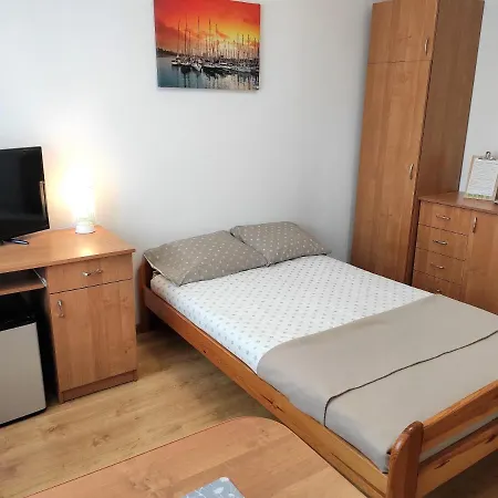 Δωμάτια σε οικογενειακή κατοικία Hortensja Chlapowo Self-check-in Altana Grill Parking *