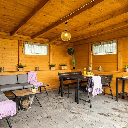 Δωμάτια σε οικογενειακή κατοικία Hortensja Chlapowo Self-check-in Altana Grill Parking *