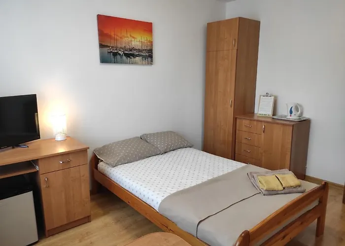 Hortensja Chlapowo Self-check-in Altana Grill Parking בית אירוח